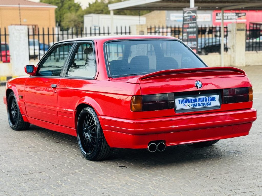 1986 BMW E30 318 2 DOOR - Tlokweng Auto Zone